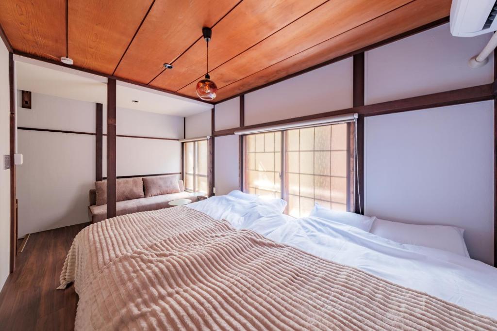 KASHIYA HIKIFUNE 11 min walk to Tokyo Skytree station