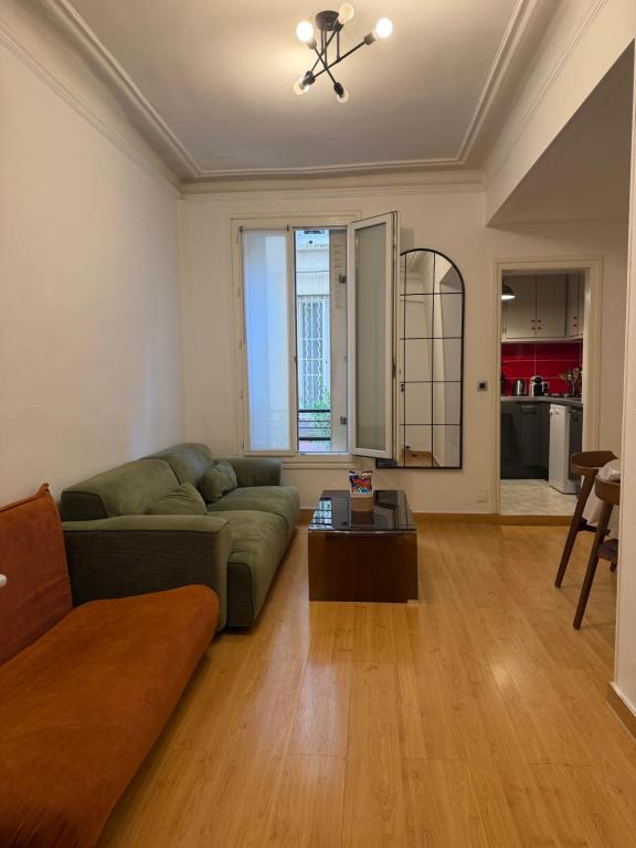 Charmant appartement bien situé - rue vue Tour Eiffel