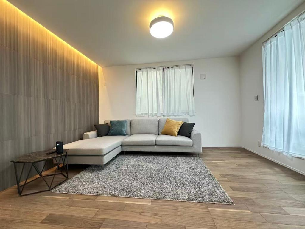 130sqm Luxury Shibuya Private Home 3 Bedrooms ACs 2 Toilets 2 Free Parking 5min to Shinjuku Terrace and Hot Tub