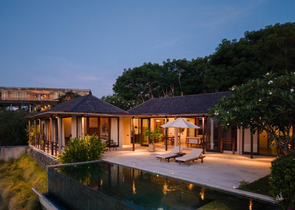 สระว่ายน้ำที่อยู่ใกล้ ๆ หรือใน Villa Svalen