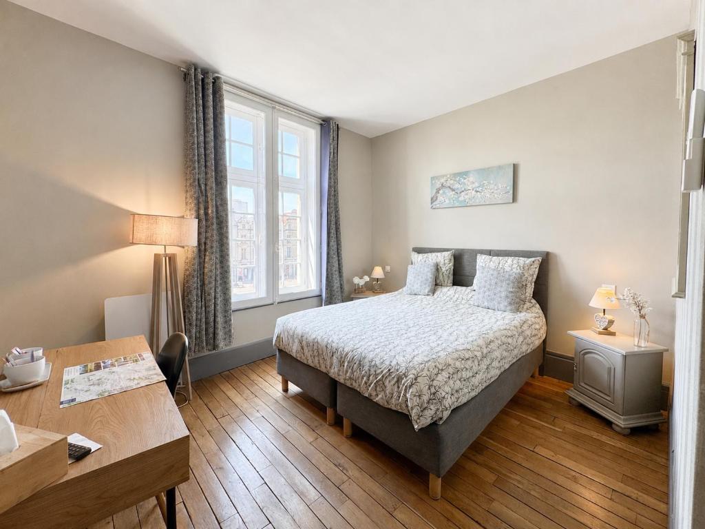 La cour des grands - Double Room