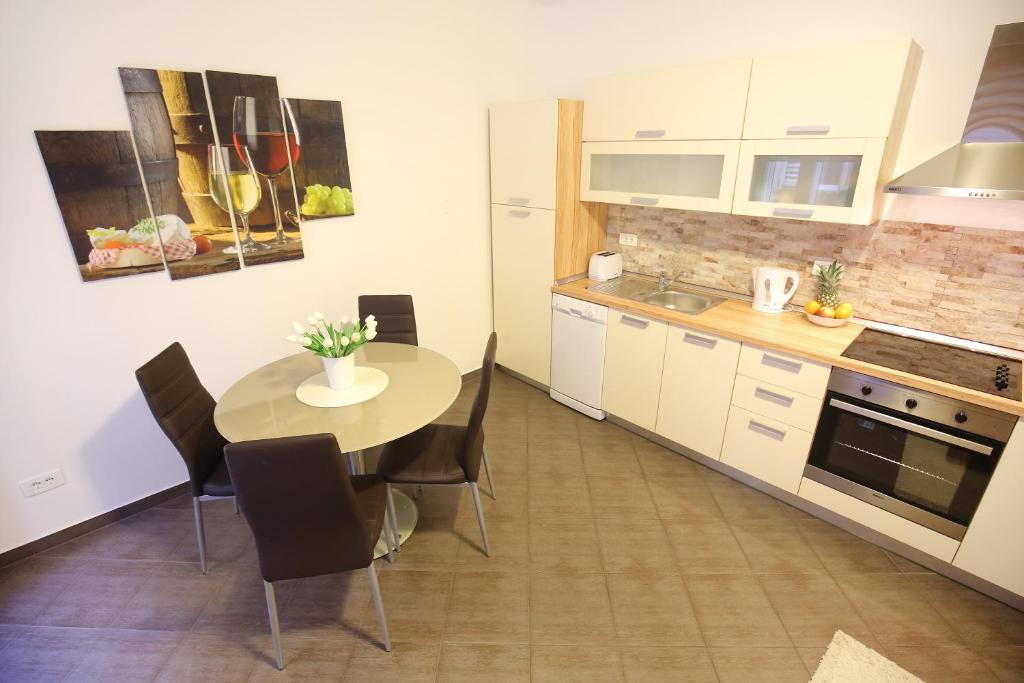 Allegro Exclusive Suites Old Town Center - 10