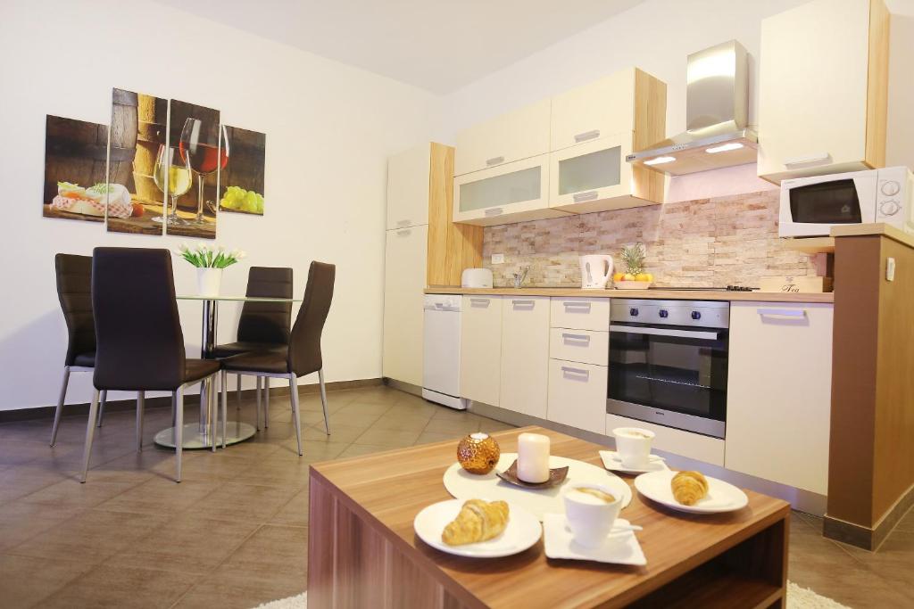 Allegro Exclusive Suites Old Town Center - 7