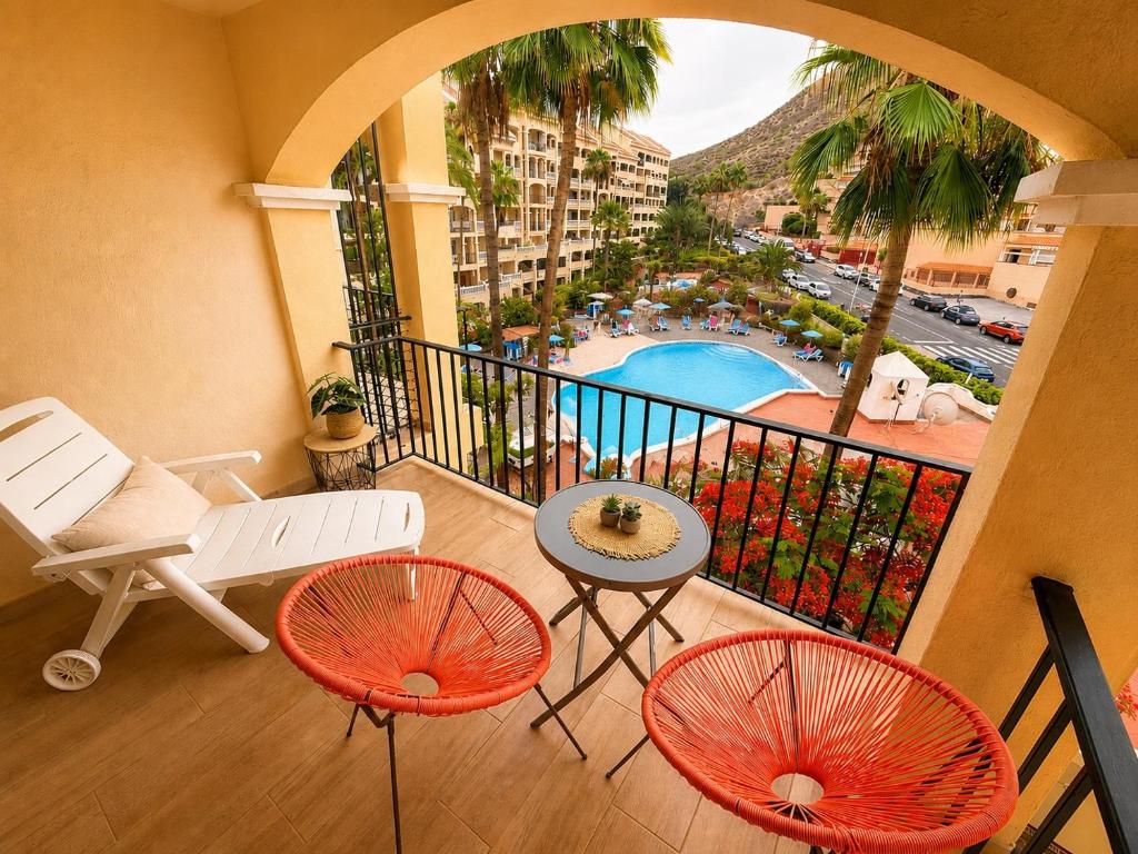Castle Harbour Los Cristianos Beautiful studio with pool view