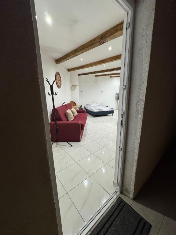 Studio climatisé avec piscine