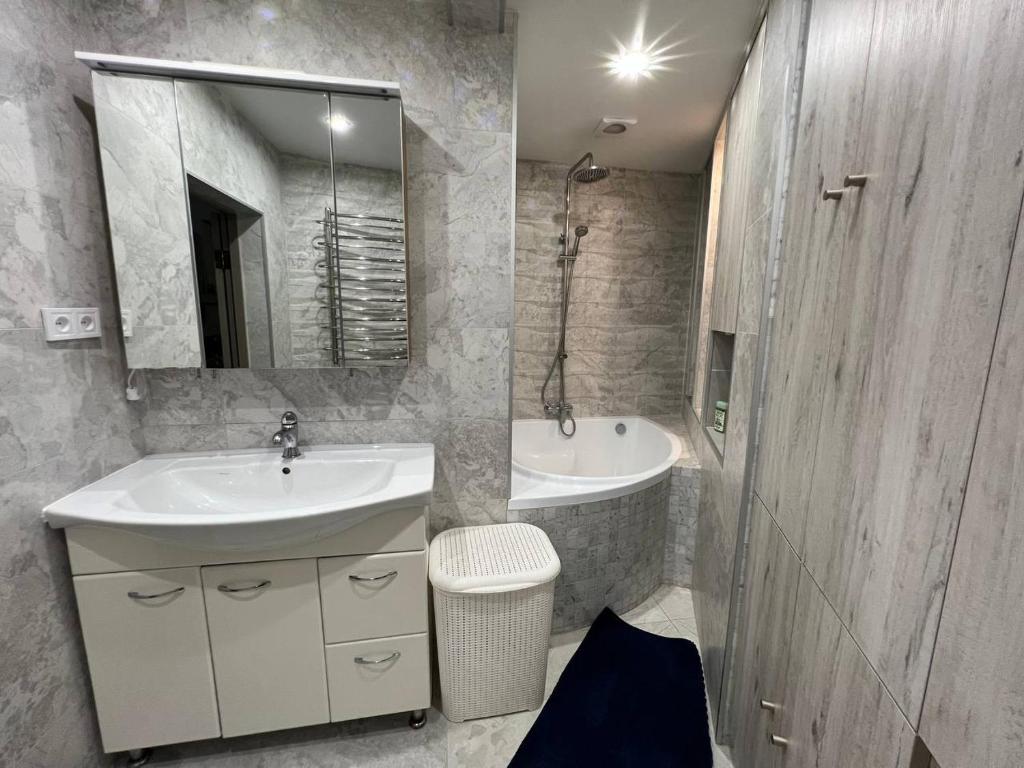 Femily Haven 5-Room Apartment фото 3