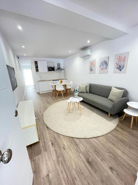 Marbella Centre - Stylish Apartment - Free Parking