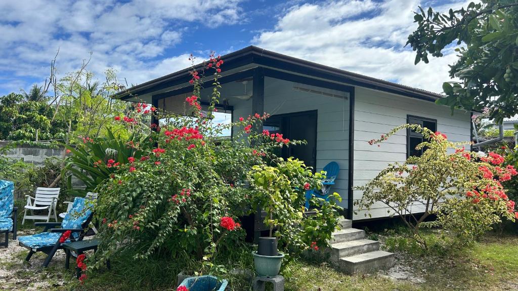 LE FARE BLEU ITI Bungalow climatisé en bord de lagon à Tiputa Rangiroa - Demi-pension & vélos gratuits - hébergement à Rangiroa