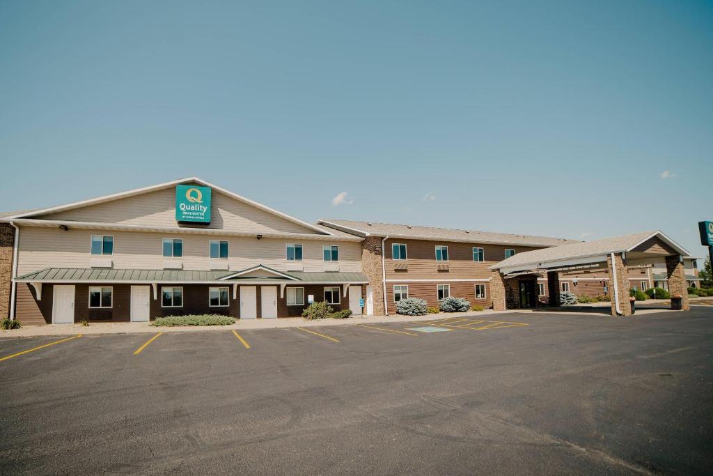 Quality Inn & Suites Watertown near Prairie Lakes Ice Arena - Housity