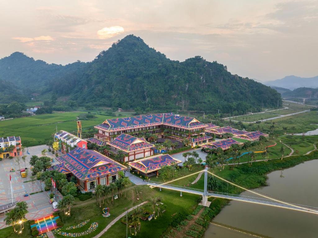 Phong cảnh thiên nhiên gần resort