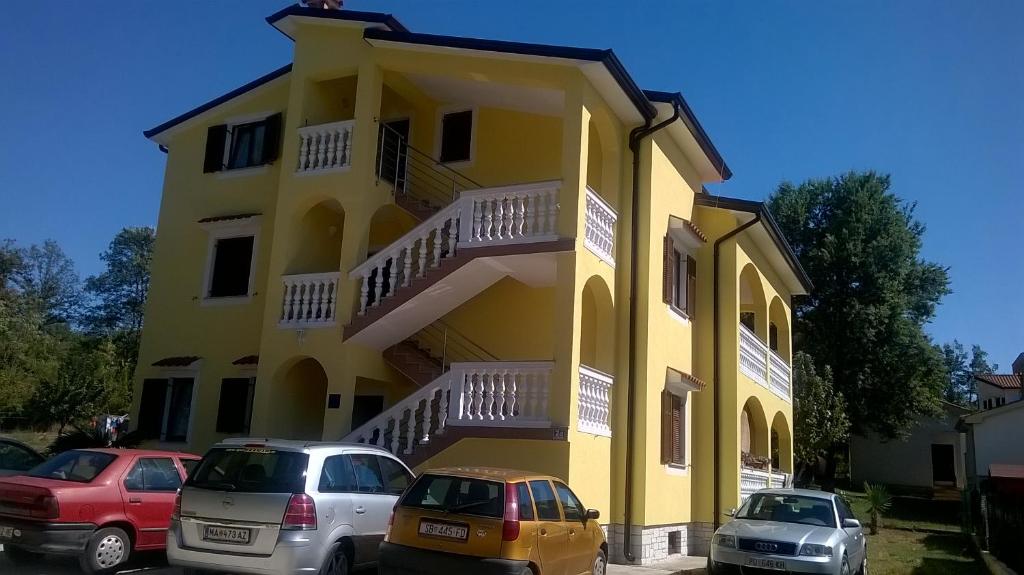 Budova, kde se apartmán nachází