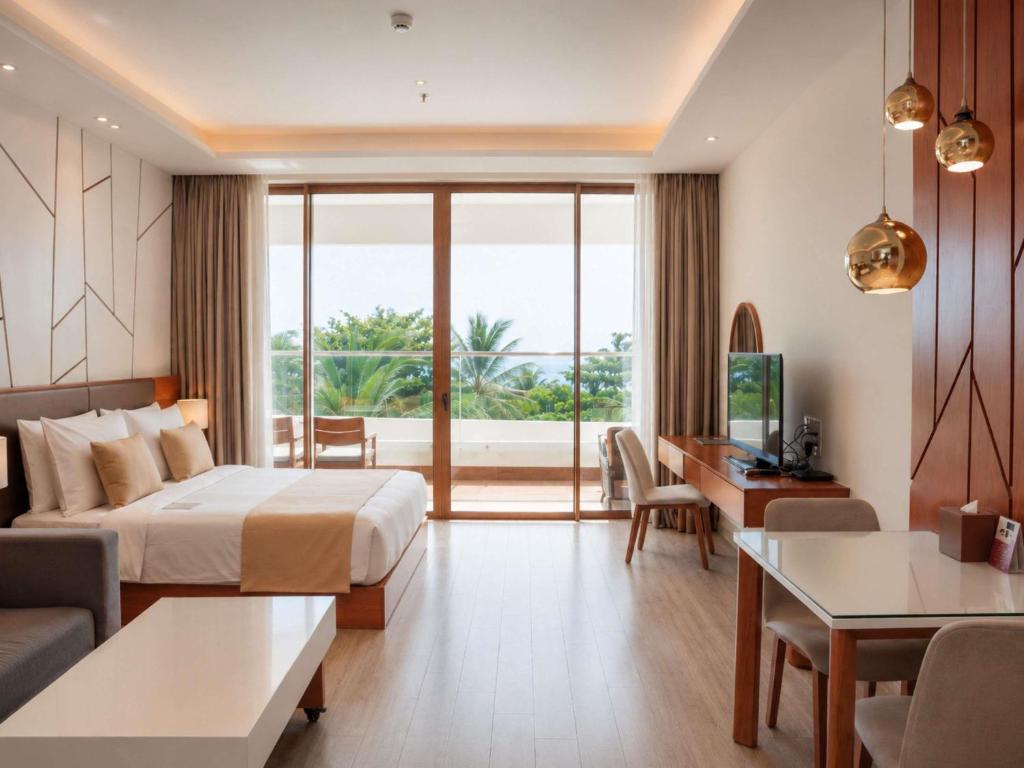 lịch trống Oceanfront villa Nha Trang