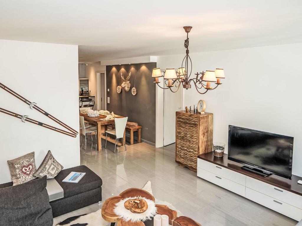 Apartment Chesa Enania by Interhome