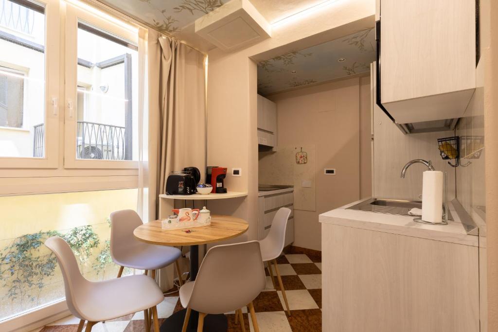 Santo Stefano Apartments - BolognaRooms - 
