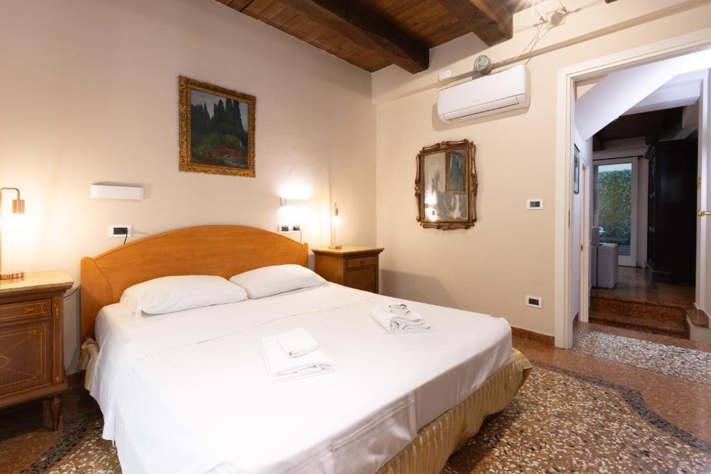 Santo Stefano Apartments - BolognaRooms - 