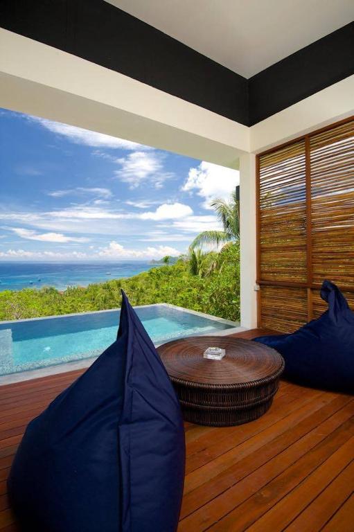 Bazén v ubytování Overthemoon Luxury Pool Villas nebo v jeho okolí