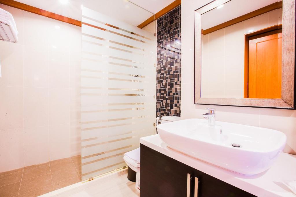 Koupelna v ubytování Romantic Khon Kaen Hotel