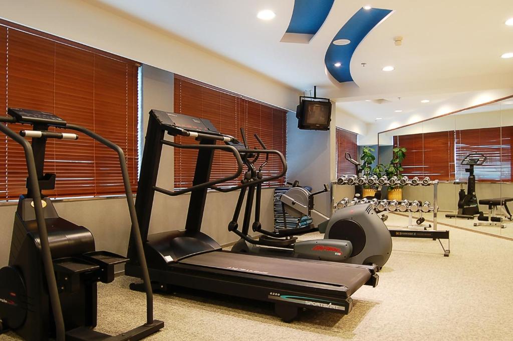 Fitness centrum a/nebo fitness zařízení v ubytování Grandview Hotel Macau