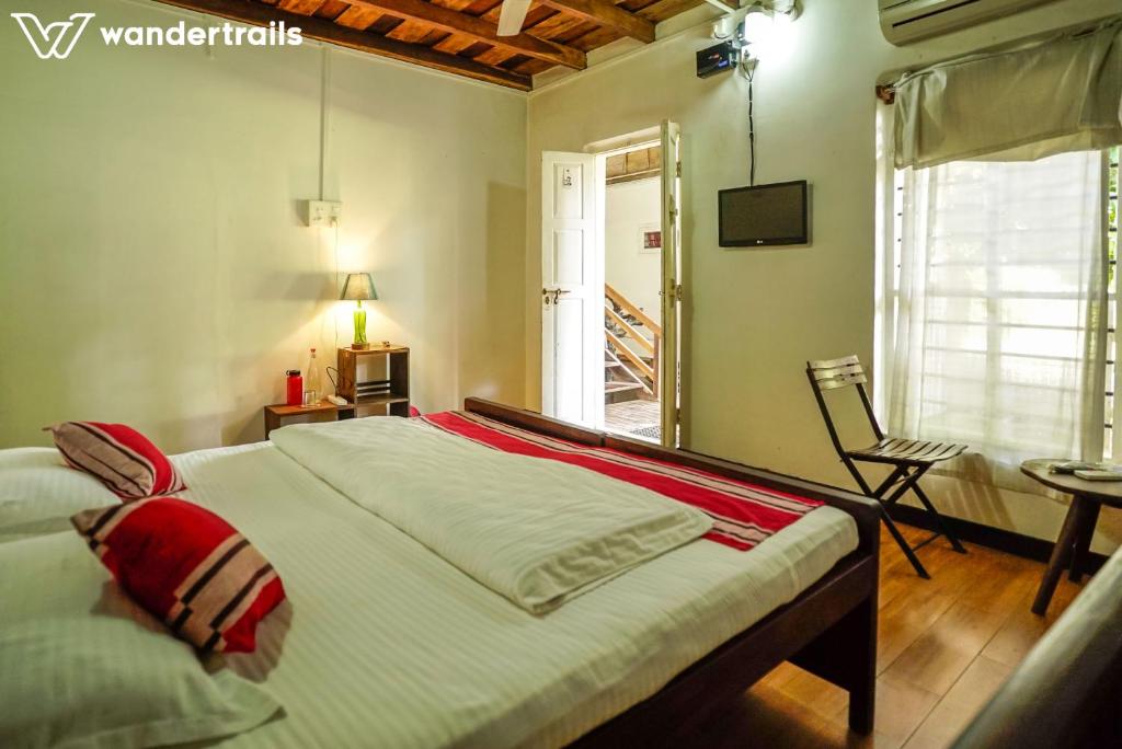 Teak Town - Double Double Double Room