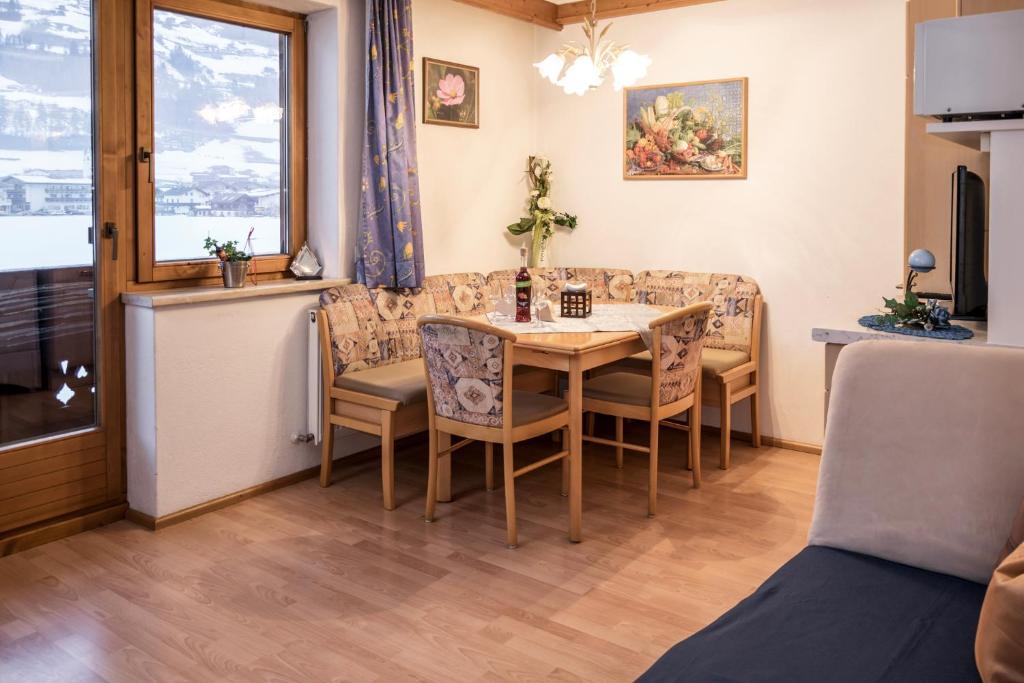 Posezení v ubytování Ferienwohnung Aschenwald