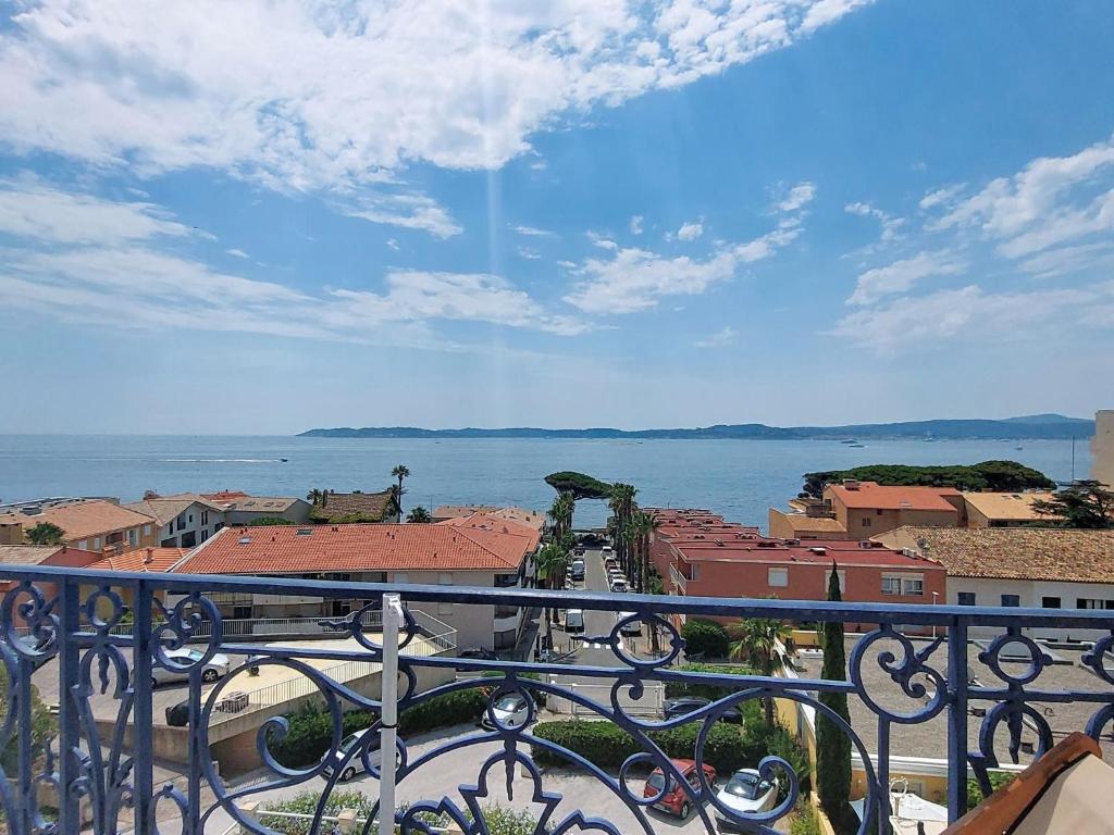 Apartment Le Grand Hotel by Interhome