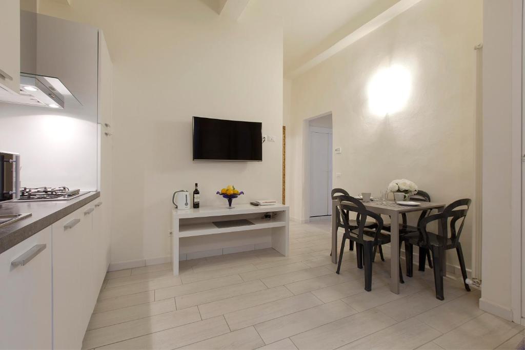 Windows On Florence - 8