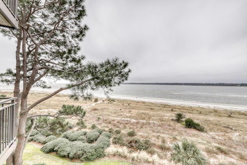 Homey condo with ocean views balcony pool & easy beach access, Hilton Head Island, SC