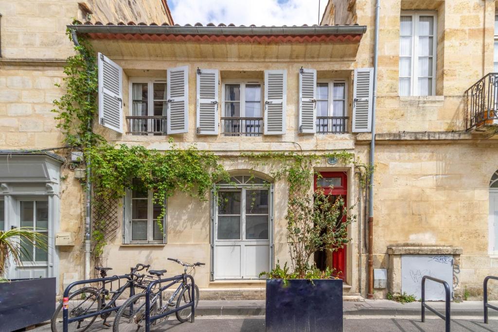 Maison Capucine - 2 chambres, patio, centre ville