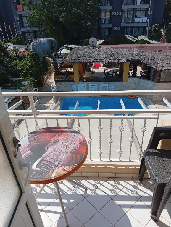 امکانات Safari Suit Hotel , Side - تصویر ۴