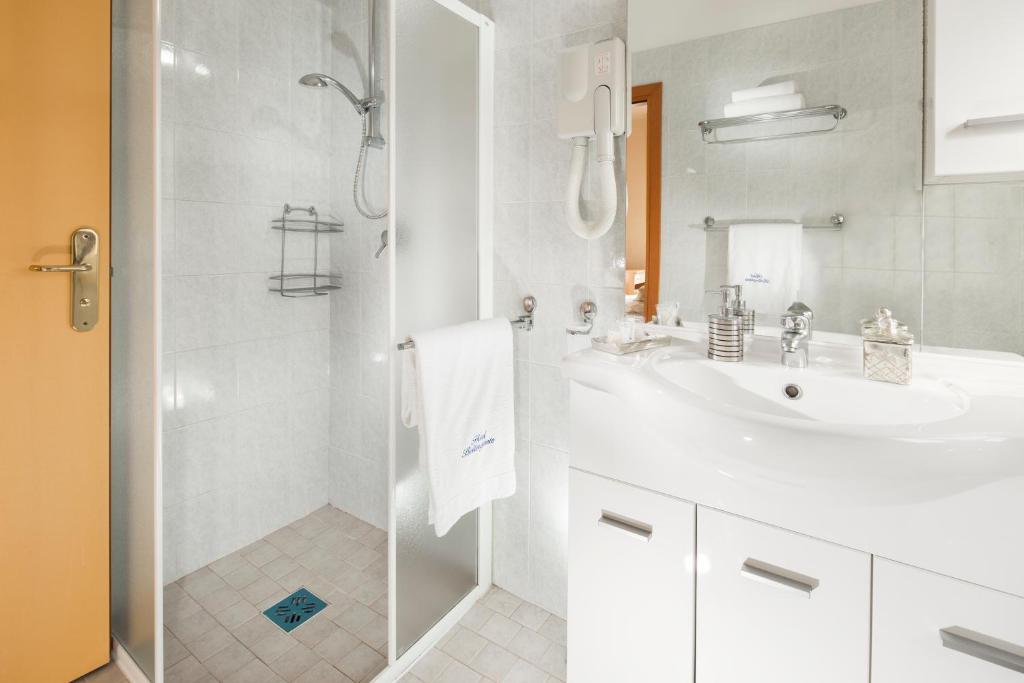 Koupelna v ubytování Hotel Bellerofonte