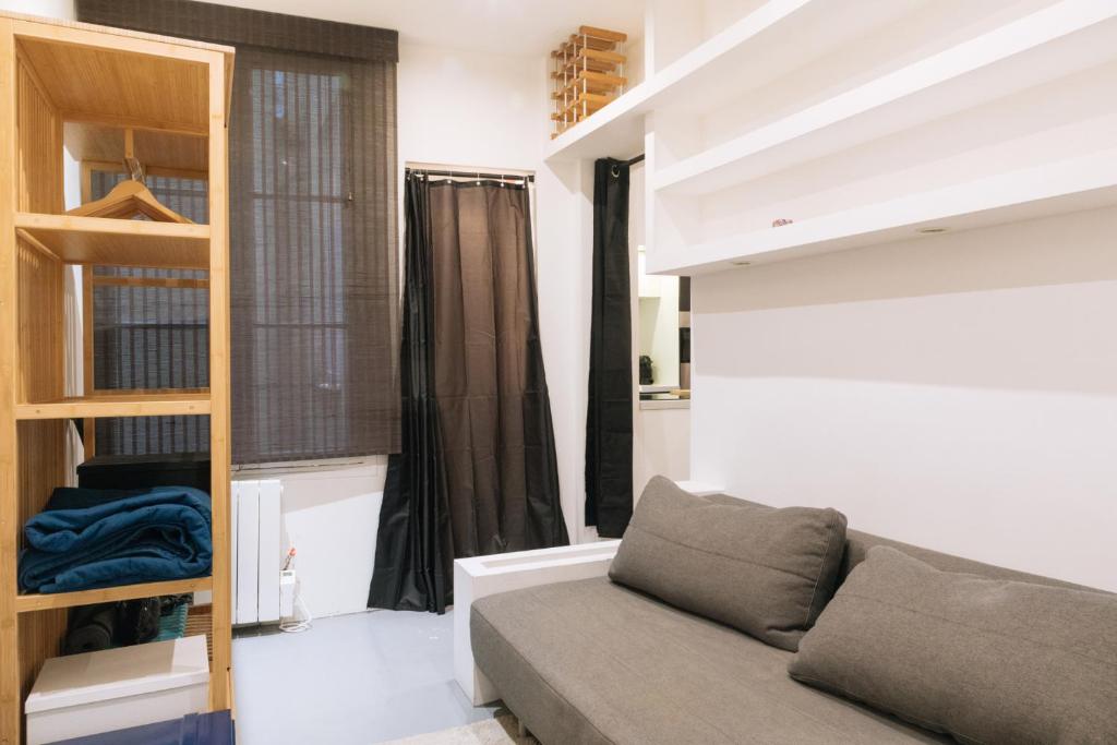 Cosy & Stylish Large Studio VoltaireOberkampf!