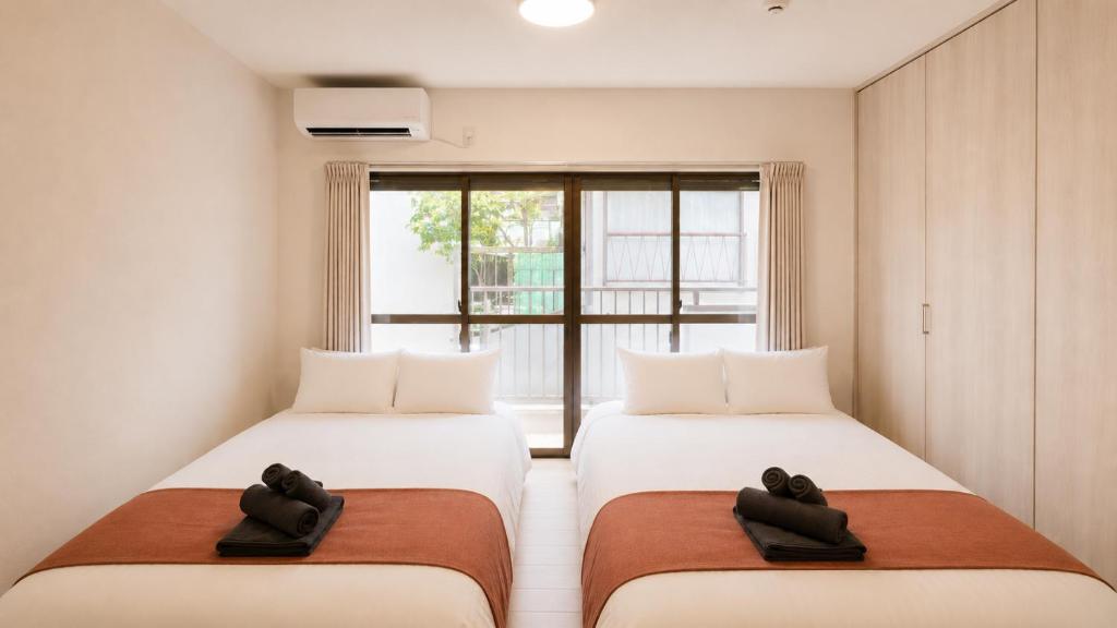 Oshiage 4min walk, Asakusa 3min, Ueno10min, FreeWi-Fi