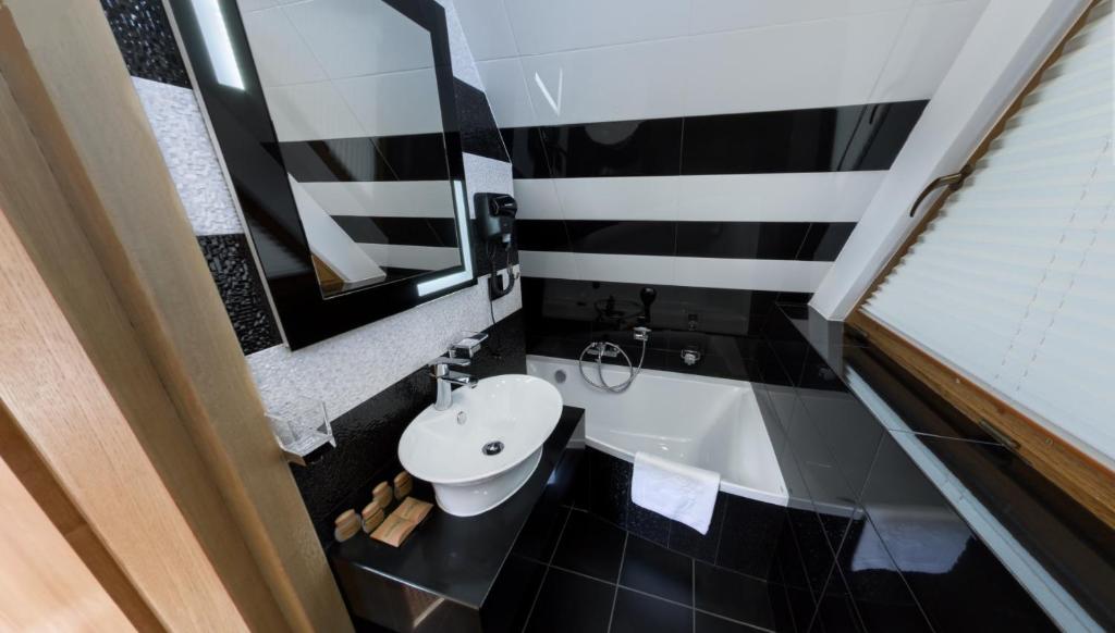Novobilski - pod stokiem Kotelnica, obok Termy Bania - Economy Double Room With Bath