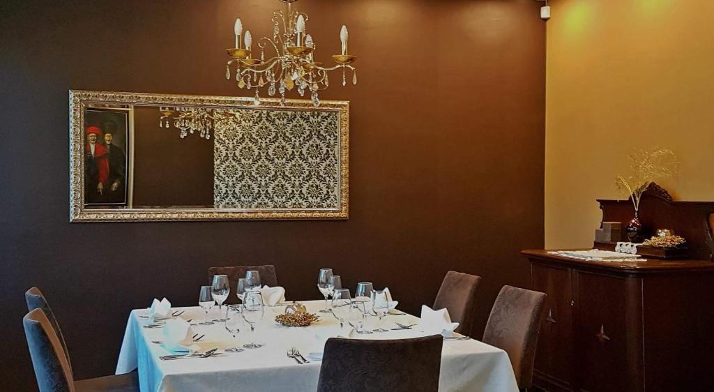 Restaurace v ubytování Hotel Korosica
