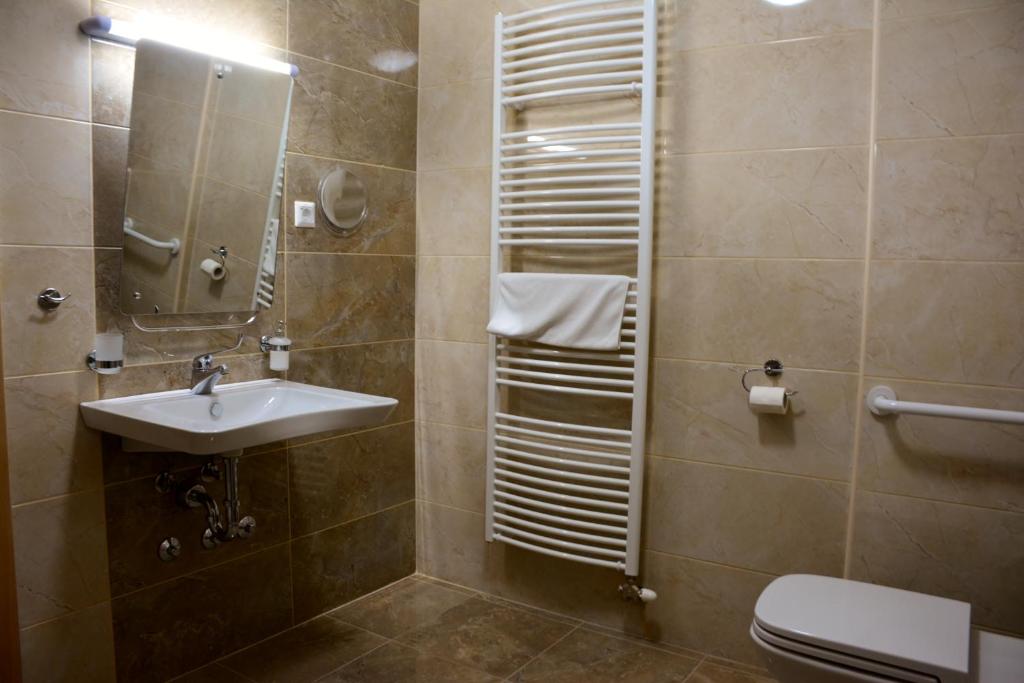 Turistična Kmetija Čebelji Gradič - Appartement - Begane Grond