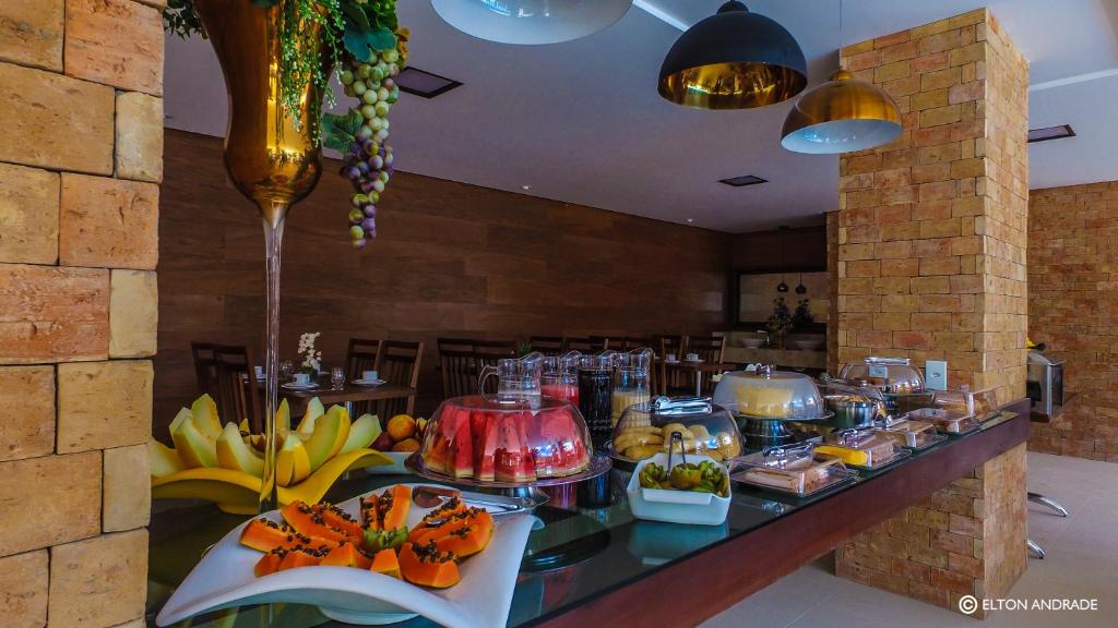 Comida no hotel ou em algum lugar perto