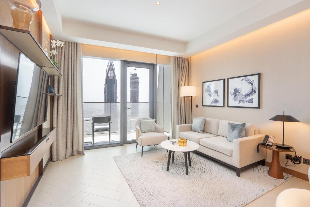 امکانات Burj Khalifa and City Views 1, 2, & 3-Bedroom Apartment 1 minute walk to Burj Khalifa, Dubai Mall, Dubai Fountain in Address Residences Dubai Opera - تصویر ۴