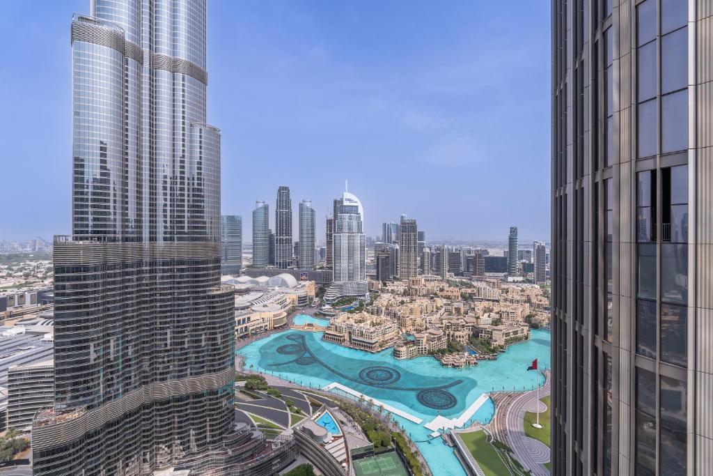 تصویر اتاق‌های Burj Khalifa and City Views 1, 2, & 3-Bedroom Apartment 1 minute walk to Burj Khalifa, Dubai Mall, Dubai Fountain in Address Residences Dubai Opera - تصویر ۲