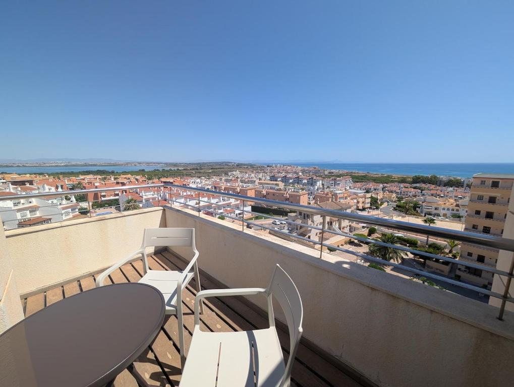 Rooftop Escape-Sea View Retreat, Torrevieja