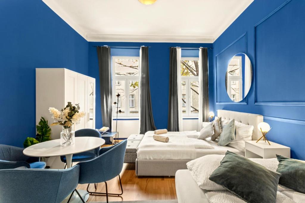 Cozy Apartment Near Metro and Shopping Street