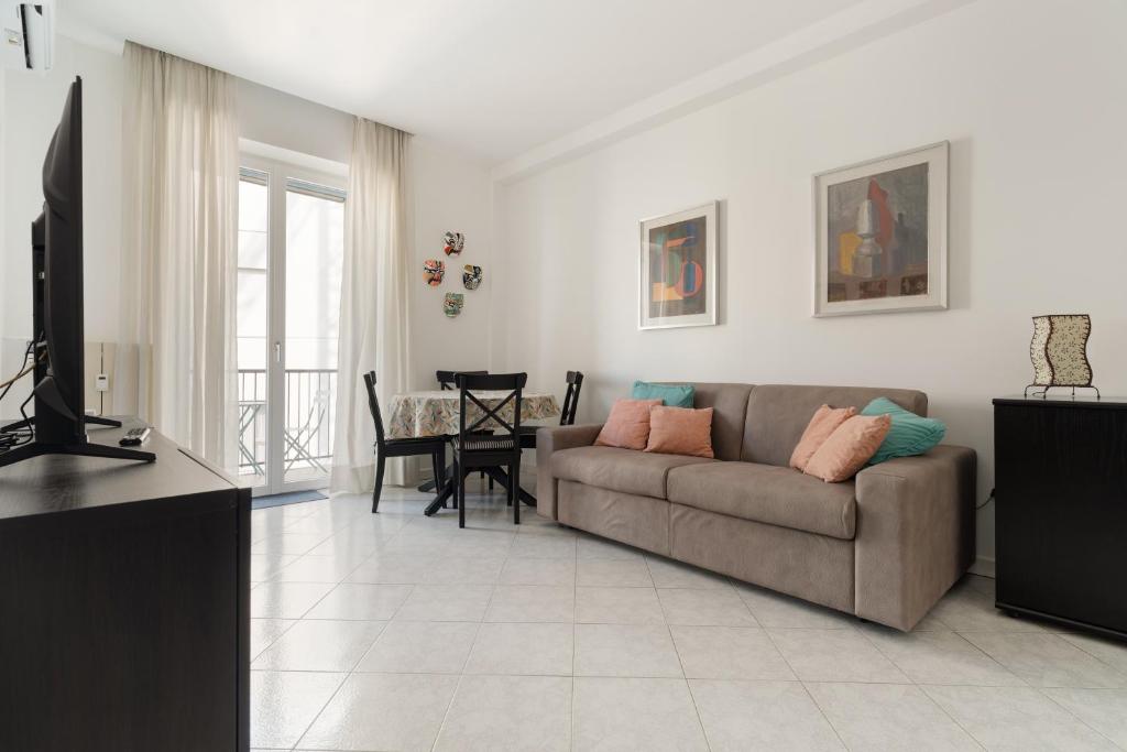 GuestHost - Comfy Balcony Stay X4 Sondrio MM3