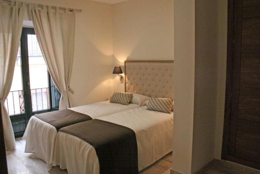 Apartamentos Living Sevilla Centro Maestranza, Seville ...