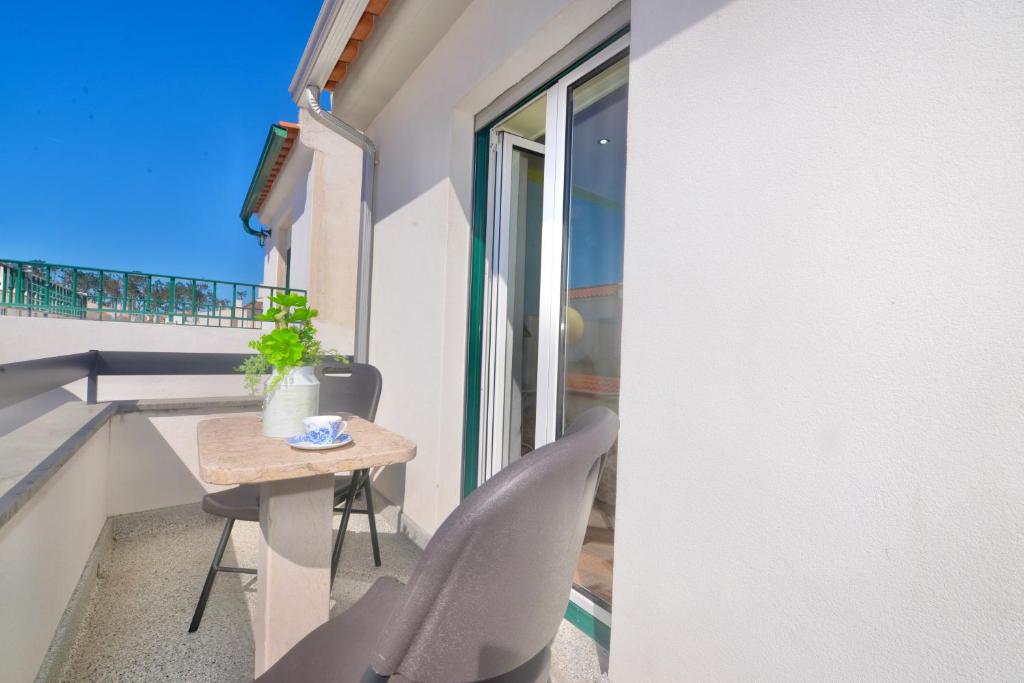 Peaceful Patio & BBQ House-Nazare