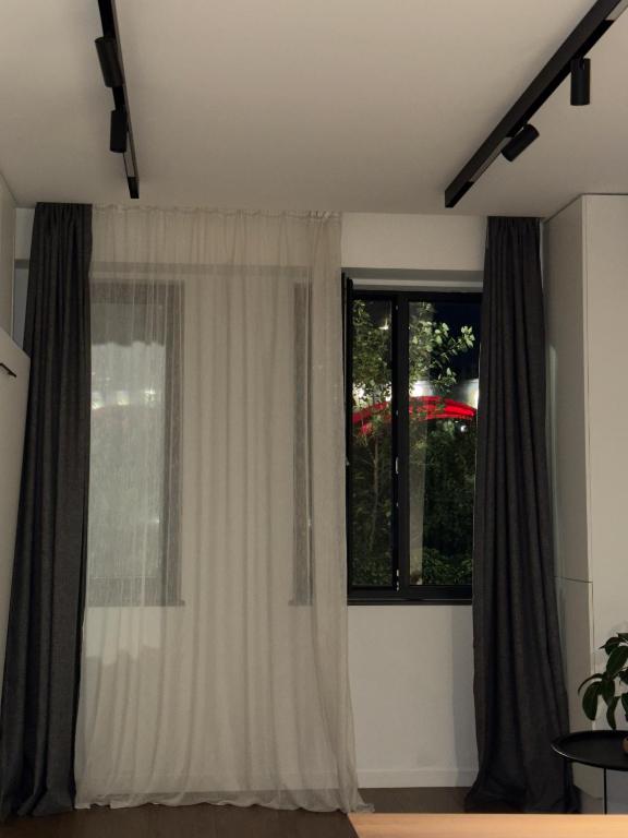 فضای داخلی Charming Center Studio-Bridge View & High Ceiling در ایروان - تصویر ۳