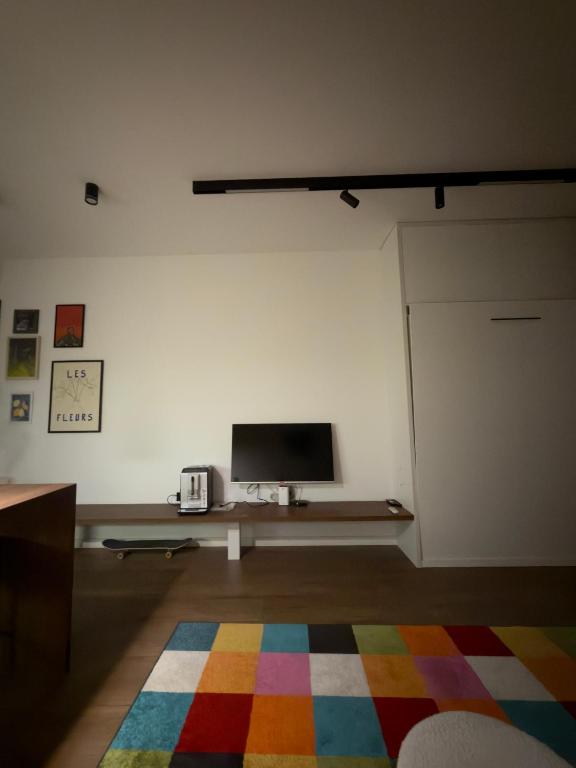 امکانات Charming Center Studio-Bridge View & High Ceiling - تصویر ۴