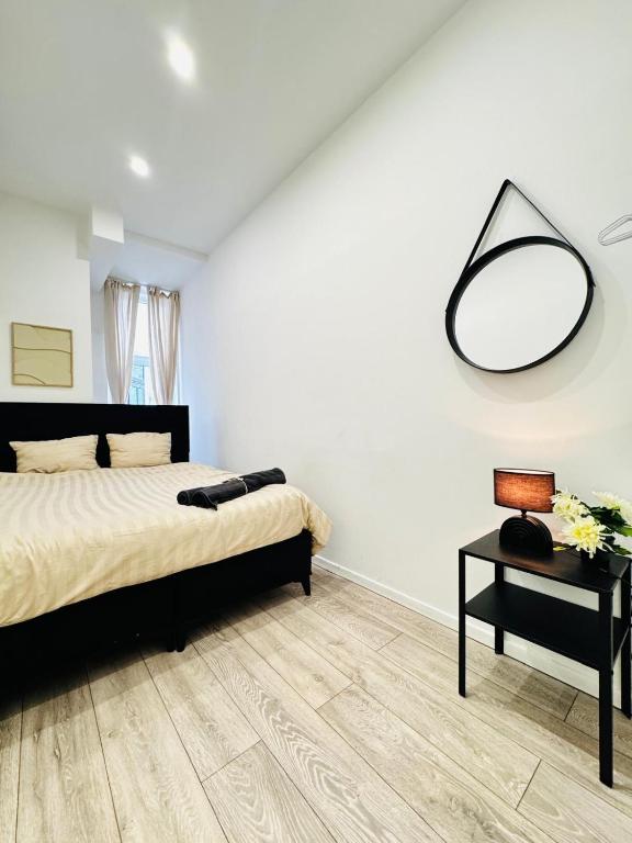 Affordable 5BR Apt, Ideal for Groups & Families