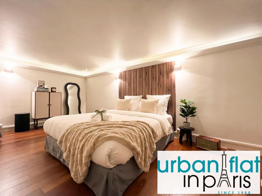 UrbanFlat 09 - Rare Maison de Ville aux Champs-Elysees