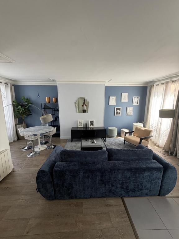 Beautiful Lincoln Apartment