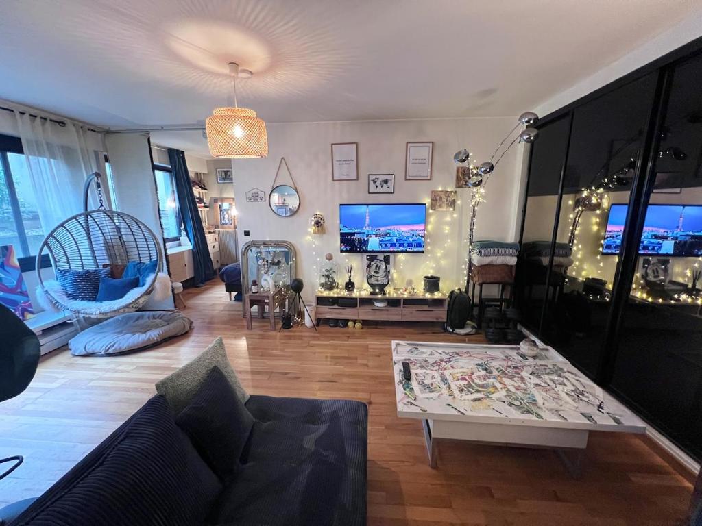 Cosy flat, quiet place, next to market & bakery