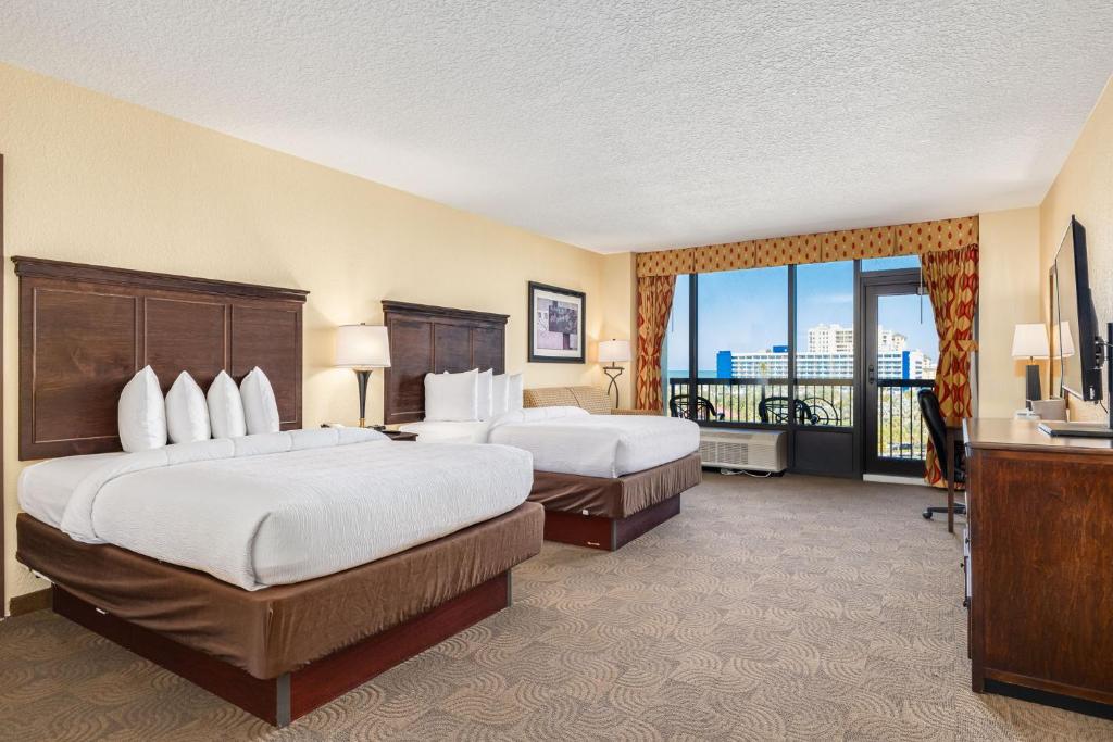 Pier House 60 Clearwater Beach Marina Hotel - 
